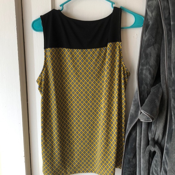 Jones New York signature line women’s blouse - Picture 3 of 4